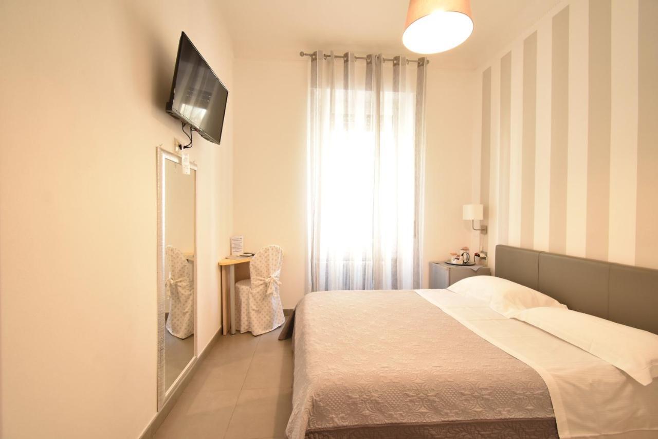 Affittacamere E Appartamenti - Rent Rooms And Apartments Le Camere Nel Corso - Adults Only La Spezia Exteriér fotografie